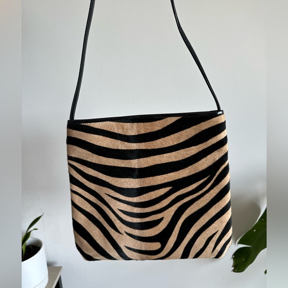 Vintage leather hair- on calf hide zebra - Picture 5 of 9